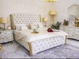 Modern BedSet with Decent Design including Sides tables and Decoration/Lamps