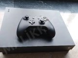 Xbox one x 1 TB + Original wireless controller + VGA cable