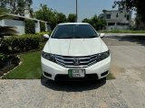 Honda City IVTEC 2017 model white genuine condition