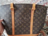 hand bag/Louis Vuitton/original bag/ Classic Style / Lightly Used